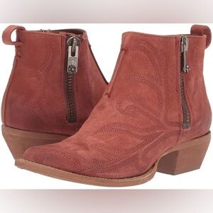 Frye Sacha Primrose Shortie Western Ankle Boot in rosewood suede